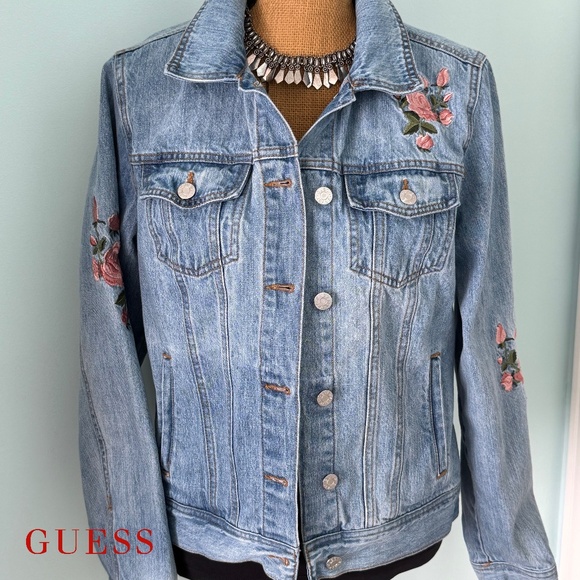 Guess Floral Embroidered Rose Denim Jacket Light Wash Trucker Boho Size Medium - Picture 2 of 11